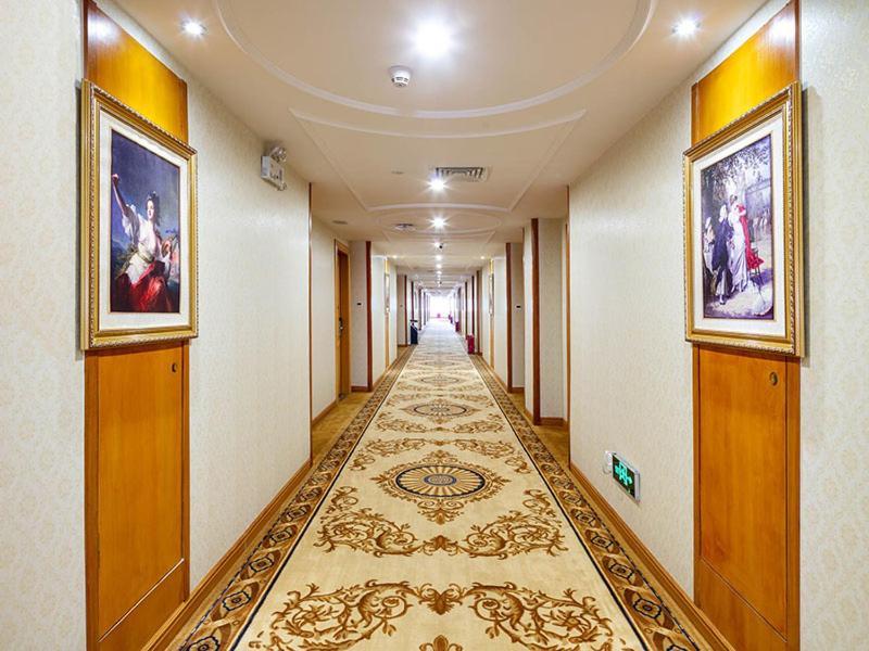 Vienna Hotel Banxuegang Road Shenzhen Exteriör bild